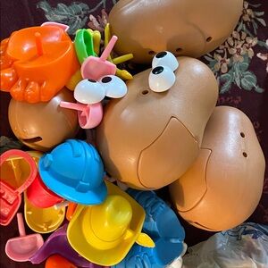 Mix & Match Playset - Brown Potato Heads with Colorful Accessories